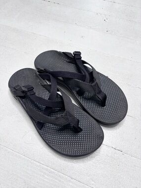 Chaco Black Hipthong Adjustable Sandals Size 9